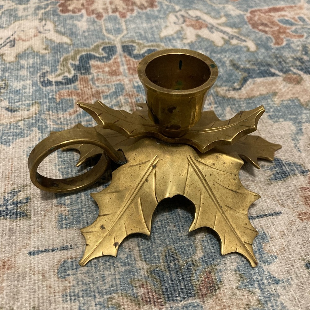 Holly finger hold brass candle stick made in India